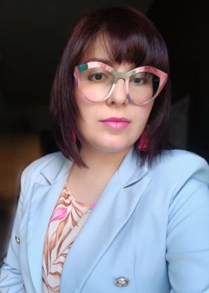 Patrizia Bove espone le sue tele nel Palazzo Andriani-De Vito di Galatina nel corso della notte “DiVini, arte, cultura e tanta musica” - Corriere Salentino