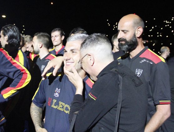 Il Lecce perde 2 a 3, ma la sconfitta non rovina la festa. Standing ovation per Umtiti - Corriere Salentino