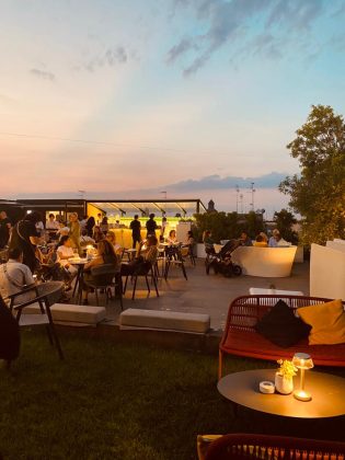 "Non prendiamoci per le corna": storie di ordinari tradimenti e tante risate nel nuovo libro di Valeria Coi - Corriere Salentino