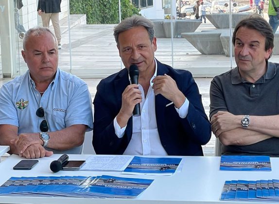 Mototurismo, presentata ad Otranto proposta di legge. Pagliaro: “Turisti in moto alla scoperta del nostro territorio" - Corriere Salentino