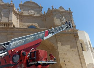Gallipoli, perde pezzi la Chiesa di San Francesco d’Assisi: rimosse le parti pericolanti