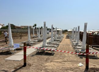 La lotta lotta agli abusivi della polizia locale di Porto Cesareo: sequestri e guardia sempre alta