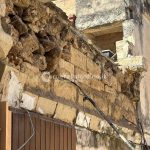 Boato nel centro abitato: crolla grosso muro di un'abitazione. Struttura inagibile - Corriere Salentino