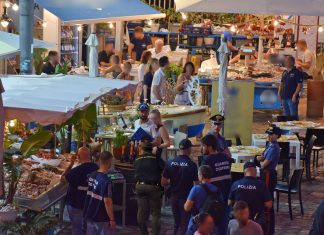 Blitz nel mercato ittico: controlli interforze. Scattano denunce, multe e sequestri