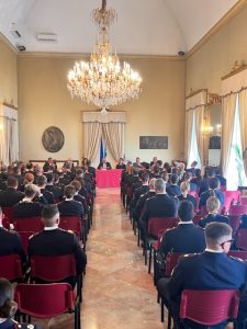 In Prefettura le donne e gli uomini della polizia locale che hanno conseguito la patente di servizio - Corriere Salentino