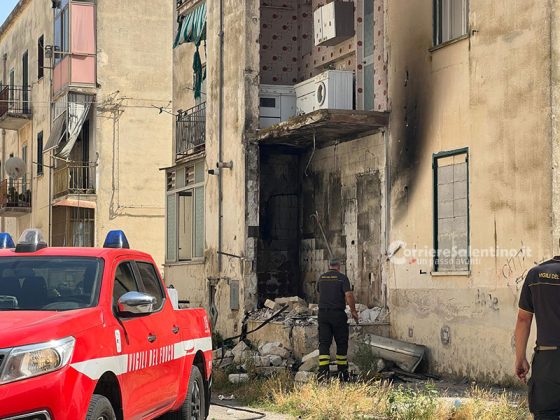 Fuga di gpl, poi il boato e le fiamme: sventrata una delle “case minime” - Corriere Salentino