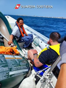 Diportista tratto in salvo dalla Guardia Costiera - Corriere Salentino