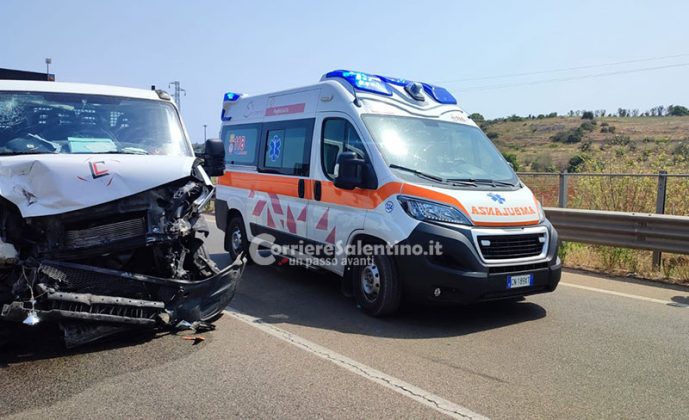 Schianto tra auto e furgone sulla 274, quattro i feriti - Corriere Salentino