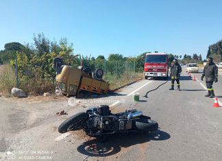 Impatto tra Ape e moto: due feriti trasportati in ospedale