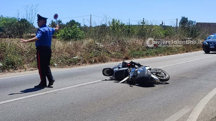 Violento impatto tra auto e scooter sulla provinciale: centauro in ospedale con codice rosso - Corriere Salentino