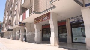 Assalto armato nel compro oro, ma due banditi finiscono in manette. Malore per la vittima - Corriere Salentino