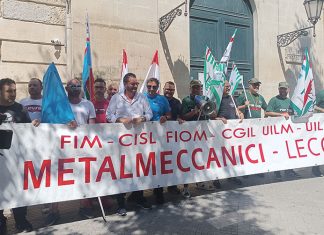 Lavoro metalmeccanico, sit-in di protesta in Prefettura