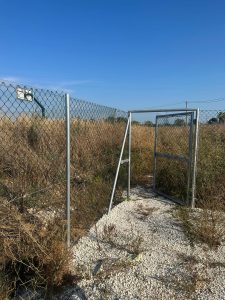 Campo polivalente, pagamento completato. L’opposizione attacca: “Non risulta neppure effettuata la bonifica o almeno una consulenza chimico-geologica del sito” - Corriere Salentino