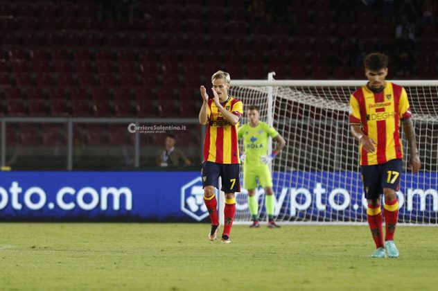 Lecce, buona la prima: batte il Como di misura e passa il turno. Ora testa al campionato - Corriere Salentino