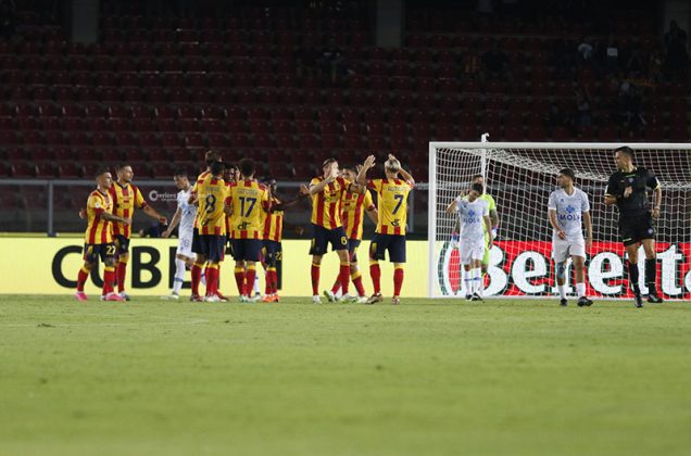 Lecce, buona la prima: batte il Como di misura e passa il turno. Ora testa al campionato - Corriere Salentino