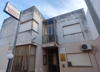 Sfascia l’ingresso della guardia medica perché la trova chiusa, nei guai un turista barese