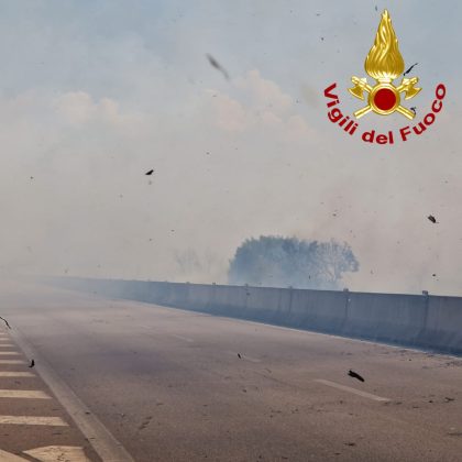 Fumo invade la strada, chiusa al traffico la 274 - Corriere Salentino