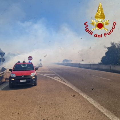 Fumo invade la strada, chiusa al traffico la 274 - Corriere Salentino