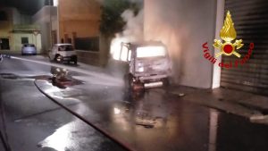 Auto in fiamme, due episodi in provincia - Corriere Salentino