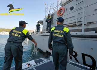 Lavoro nero in lidi e locali, scoperti 23 lavoratori irregolari: due di essi percepivano il Reddito di Cittadinanza