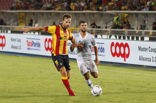 Lecce, buona la prima: batte il Como di misura e passa il turno. Ora testa al campionato - Corriere Salentino