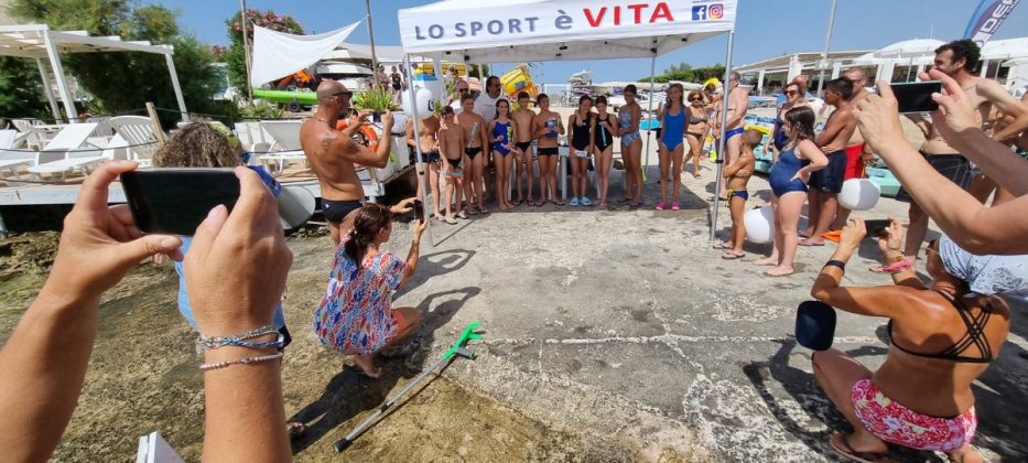 Abbracciamoli onlus ha concluso con successo le nuotate di “Stella Maris Swim” tra sport, amicizia e solidarietà - Corriere Salentino