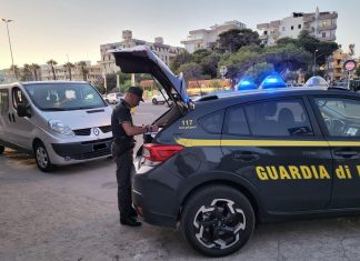 Blitz alla “Baia Verde”: lavoratori e affitti in nero, navette abusive e niente scontrini