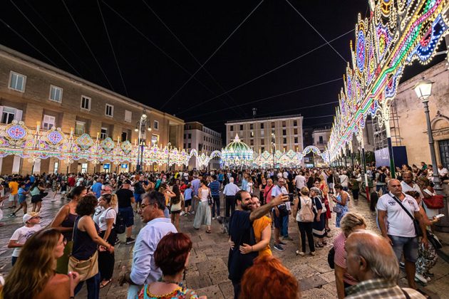 Festa di Sant'Oronzo, stasera il gran finale con i fuochi d'artificio - Corriere Salentino