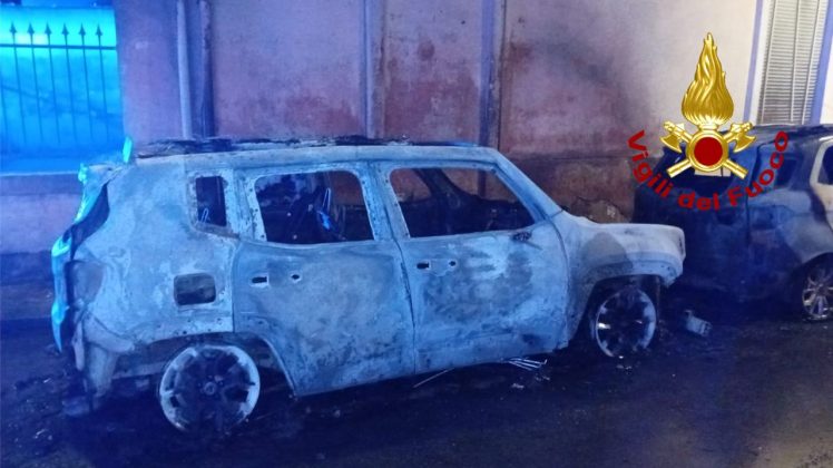 In fiamme le auto di famiglia, scattano le indagini - Corriere Salentino