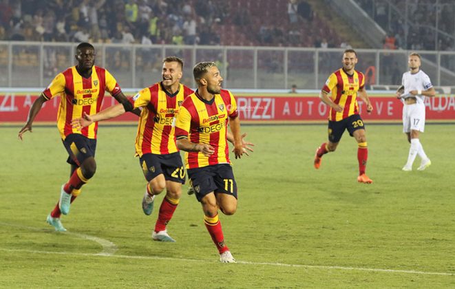 Ripresa super, il Lecce ribalta la Lazio e vince per 2 a 1. Prima vittoria all’esordio in A nella storia - Corriere Salentino