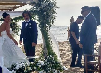 Sposarsi in spiaggia anche in autunno. A Lido Venere come in California