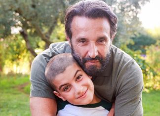 Il gallipolino Samuele Carrino, dopo una serie di successi, protagonista nel film “La stoccata vincente”