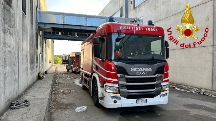 Cavallino: fiamme nel biotunnel dell'impianto di stabilizzazione dell' indifferenziato - Corriere Salentino