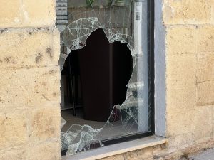 Furto nel bar, ladri via con pochi spiccioli - Corriere Salentino