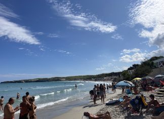 Il sogno delle spiagge salentine, come Torre Dell’Orso, quando è già autunno: acqua fresca, pulita e rigenerante
