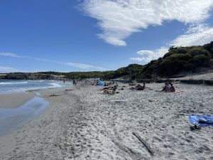 Il sogno delle spiagge salentine, come Torre Dell’Orso, quando è già autunno: acqua fresca, pulita e rigenerante - Corriere Salentino