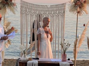 Marina, malata terminale, realizza il suo sogno di sposarsi sul mare del Salento - Corriere Salentino