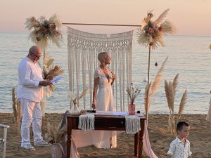 Marina, malata terminale, realizza il suo sogno di sposarsi sul mare del Salento - Corriere Salentino