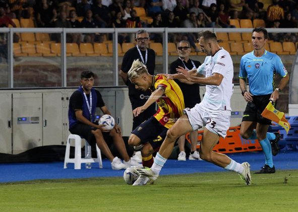 Krstovic la sblocca, Strefezza la chiude: il Lecce batte anche la Salernitana - Corriere Salentino