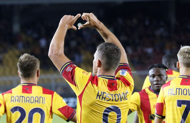 Krstovic la sblocca, Strefezza la chiude: il Lecce batte anche la Salernitana - Corriere Salentino