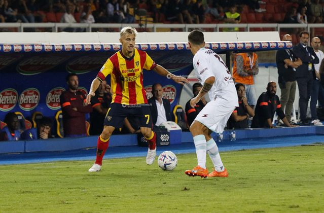 Krstovic la sblocca, Strefezza la chiude: il Lecce batte anche la Salernitana - Corriere Salentino