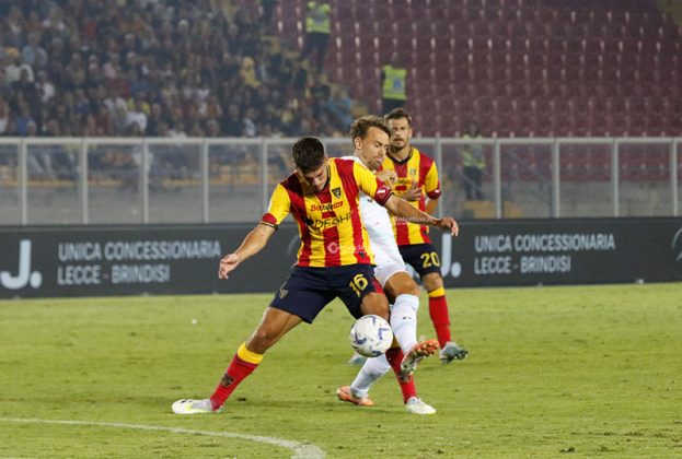 Krstovic la sblocca, Strefezza la chiude: il Lecce batte anche la Salernitana - Corriere Salentino