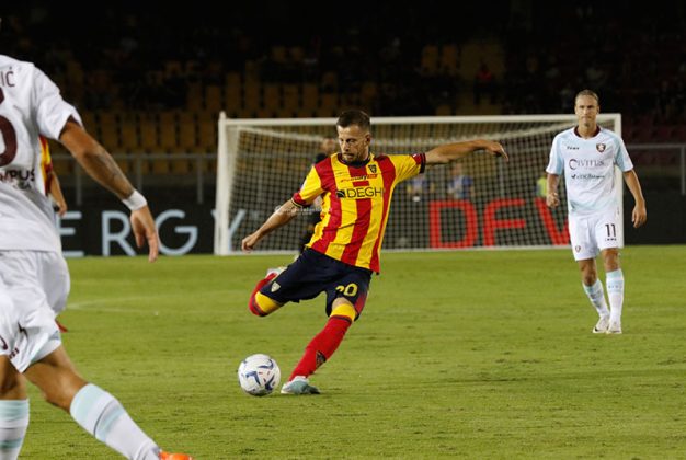 Krstovic la sblocca, Strefezza la chiude: il Lecce batte anche la Salernitana - Corriere Salentino