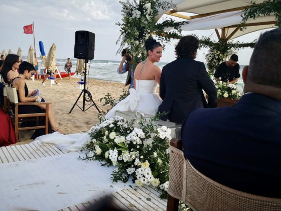 Sposarsi in spiaggia anche in autunno. A Lido Venere come in California - Corriere Salentino