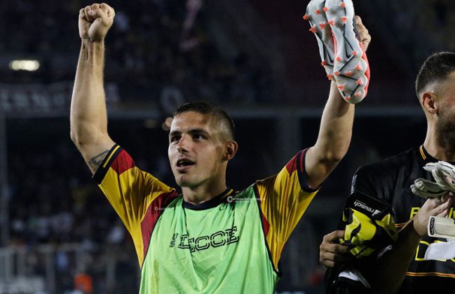 Krstovic la sblocca, Strefezza la chiude: il Lecce batte anche la Salernitana - Corriere Salentino