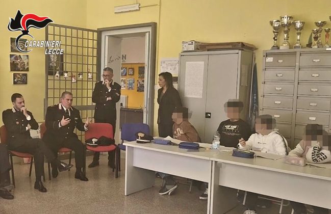 Scuola, ripresi gli incontri dei carabinieri per la “diffusione della legalità” tra i giovani - Corriere Salentino