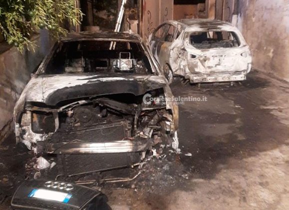 Notte di fuoco nel basso Salento, distrutte le auto di una famiglia: danni anche a tettoia e muri esterni - Corriere Salentino