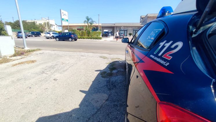 Violento tamponamento tra scooter e auto, corsa in ospedale per una ventenne in sella alle due ruote - Corriere Salentino