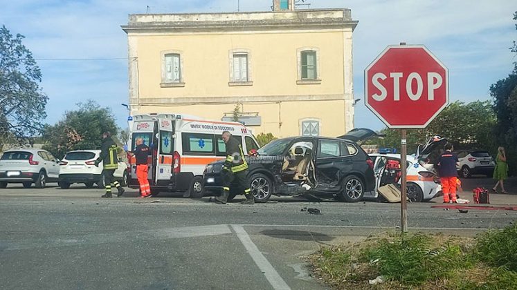 Violento impatto all'incrocio sulla statale 275: tre feriti trasportati in ospedale - Corriere Salentino