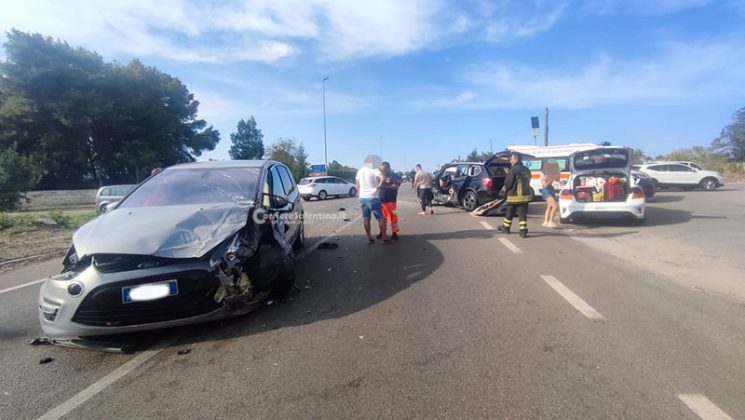 Violento impatto all'incrocio sulla statale 275: tre feriti trasportati in ospedale - Corriere Salentino